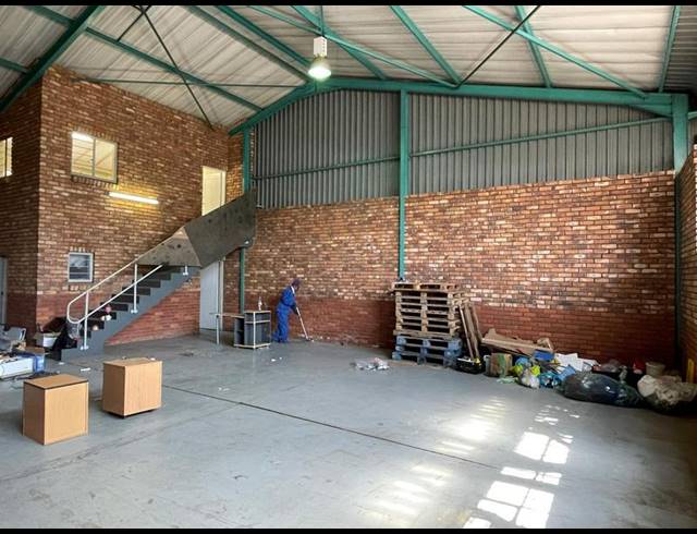 INDUSTRIAL PROPERTY TO RENT IN HENNOPSPARK